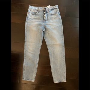 501 Wedgie jeans size 28. Pristine condition.